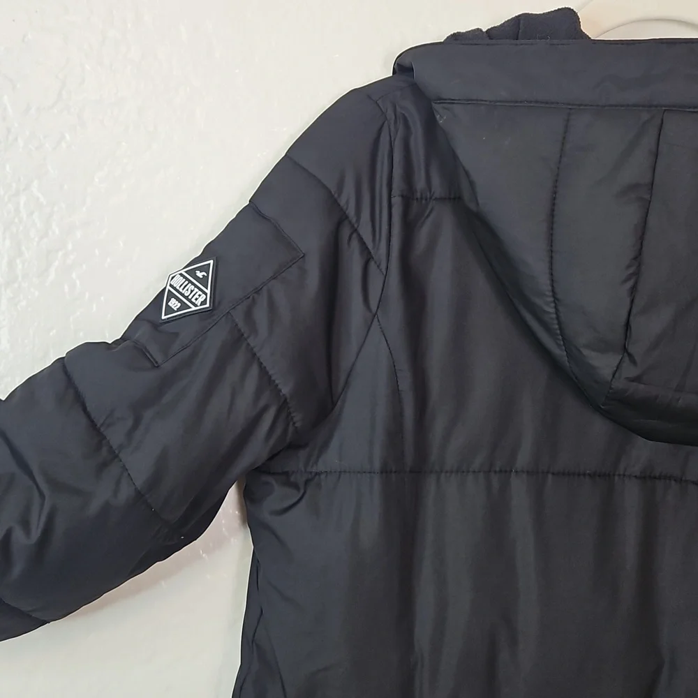 Hollister Black Hooded Puffer Coat - Picture 12 of 17